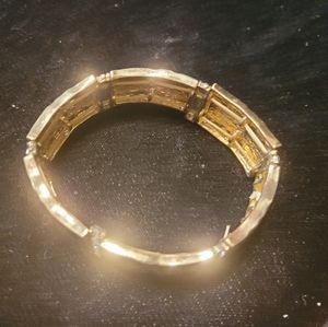 WOMAN'S FASHION JEWELRY STRETCH GOLD TONE HAMMERED TEXTURED RHINESTONE BRACELET